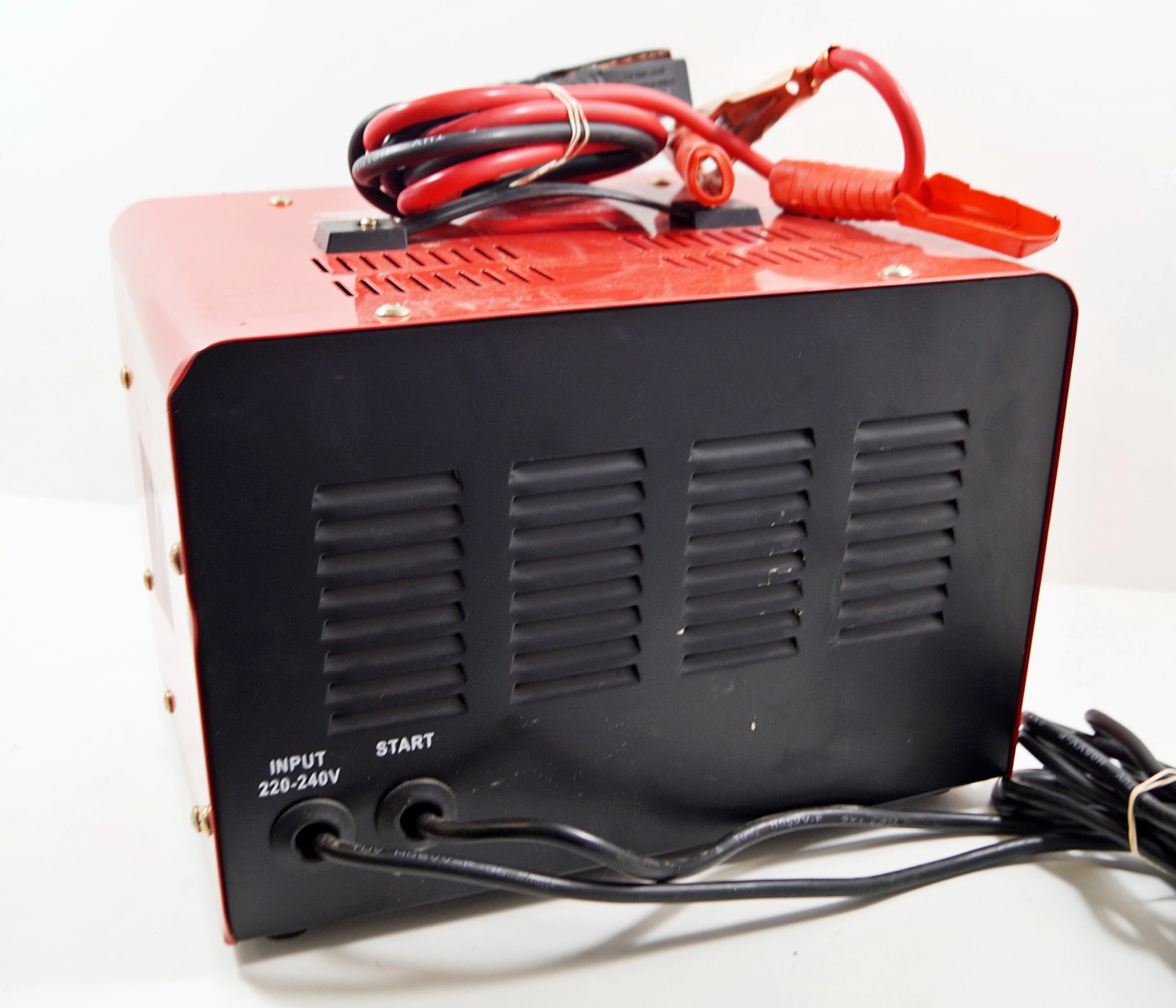 prostownik-z-rozruchem-ladowarka-fast-charge-1224v-gzl70-marpol-solidny-natezenie-maksymalne-5000