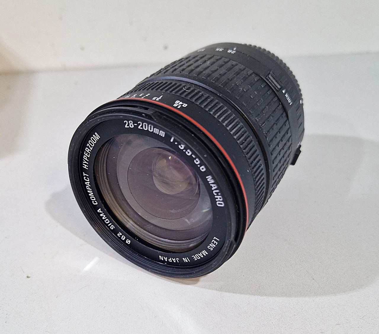 obiektyw-sigma-28-200-135-56-przyslona-207058-229266