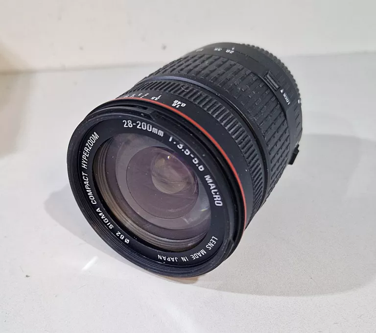 obiektyw-sigma-28-200-135-56-przyslona-207058-229266