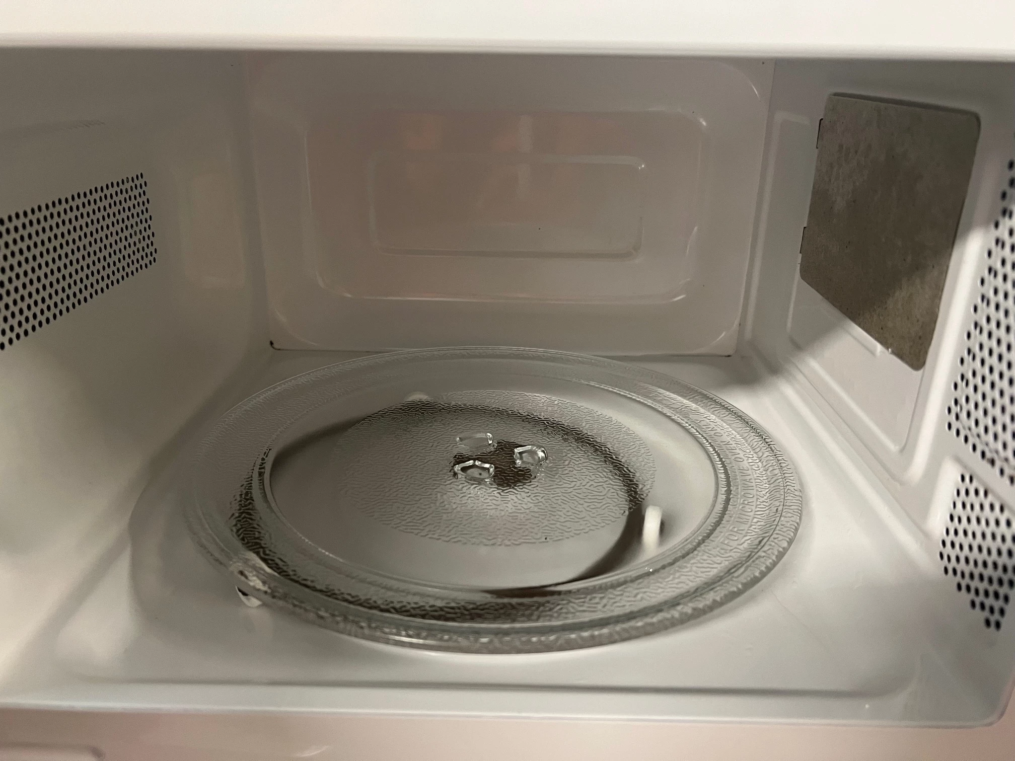 kuchenka-mikrofalowa-esperanza-eko009-ean-gtin-5901299964200