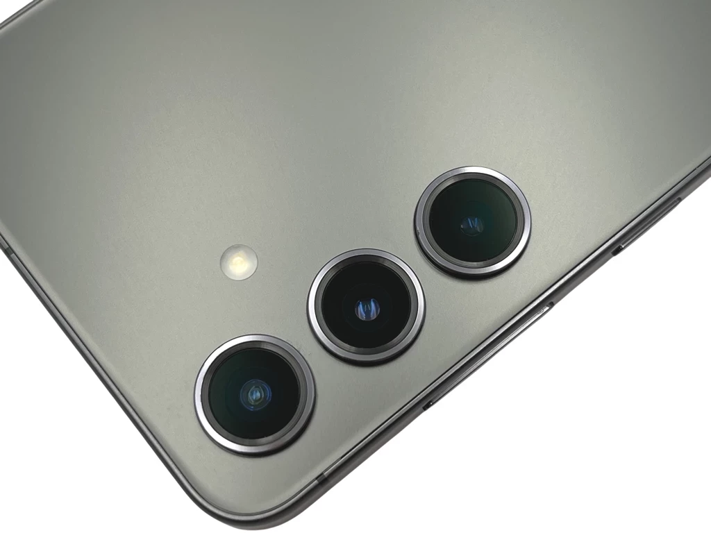 telefon-samsung-galaxy-s24-5g-8128-gb-62-120hz-4000-mah-gw-122027-wbudowana-pamiec-202869-214189