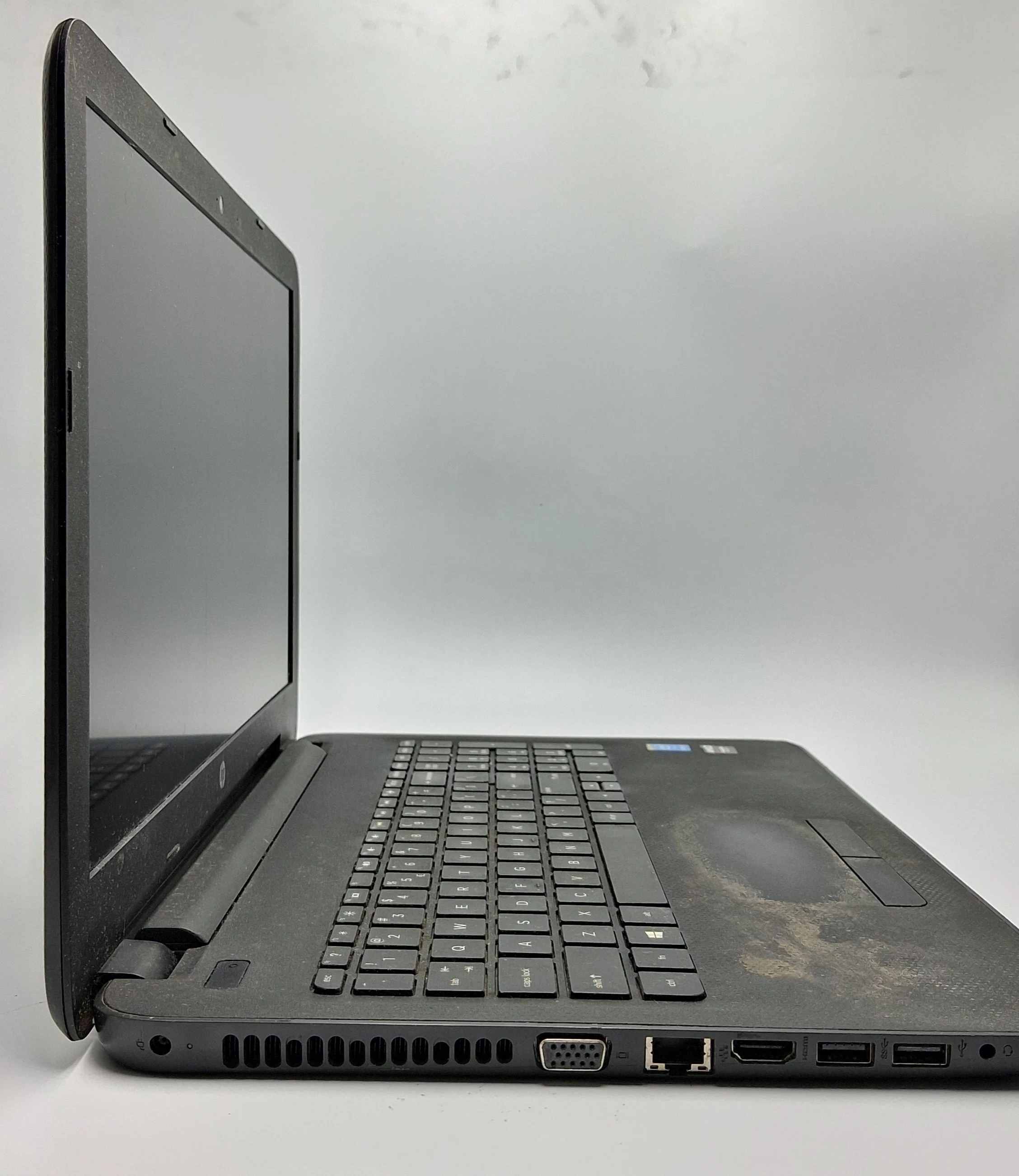 laptop-hp-250-g4-win10proi3-5-gen4gb-ram-przekatna-ekranu-1560