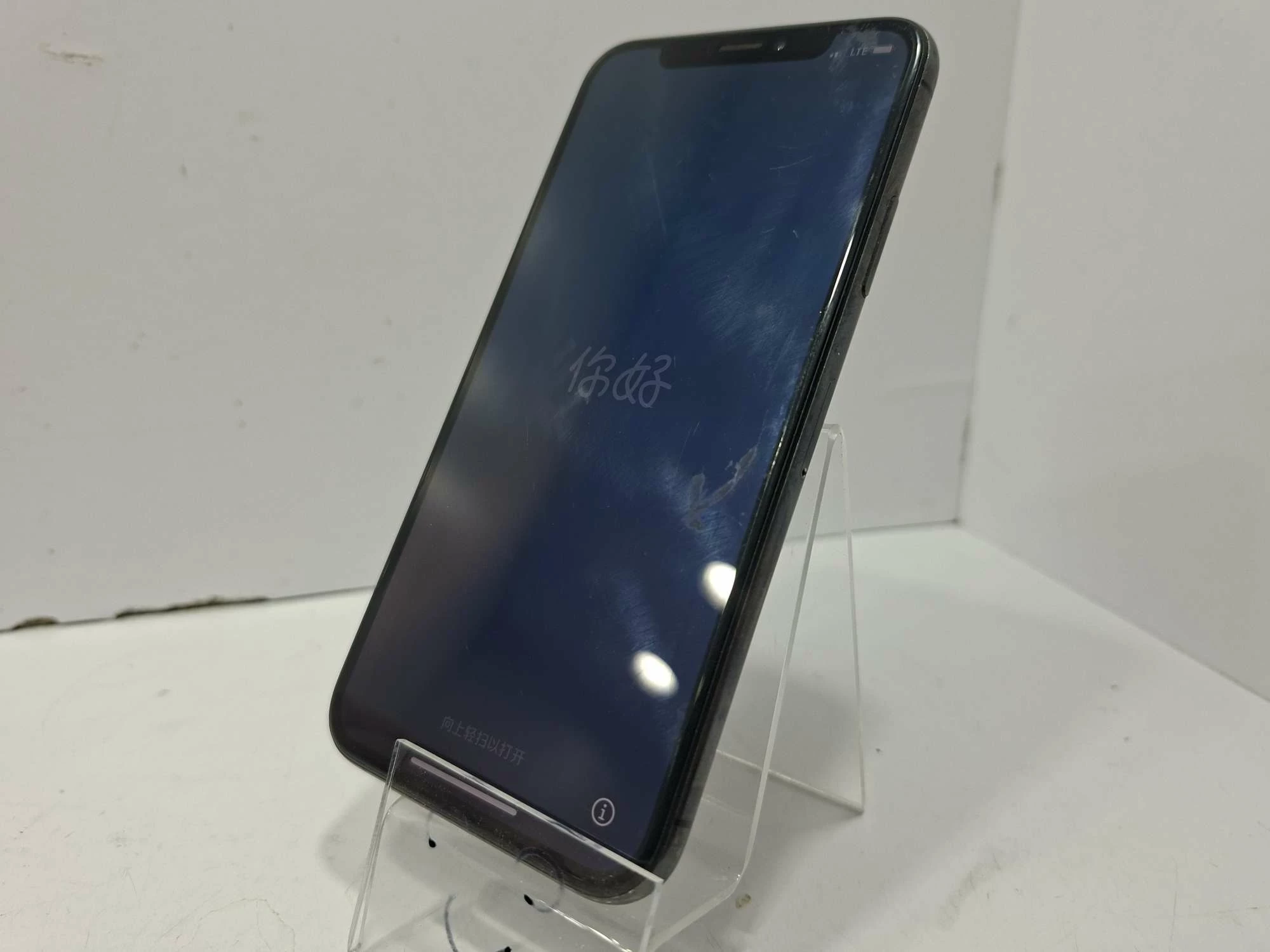 telefon-iphone-xs-zbity-tyl-ean-gtin-190198790781