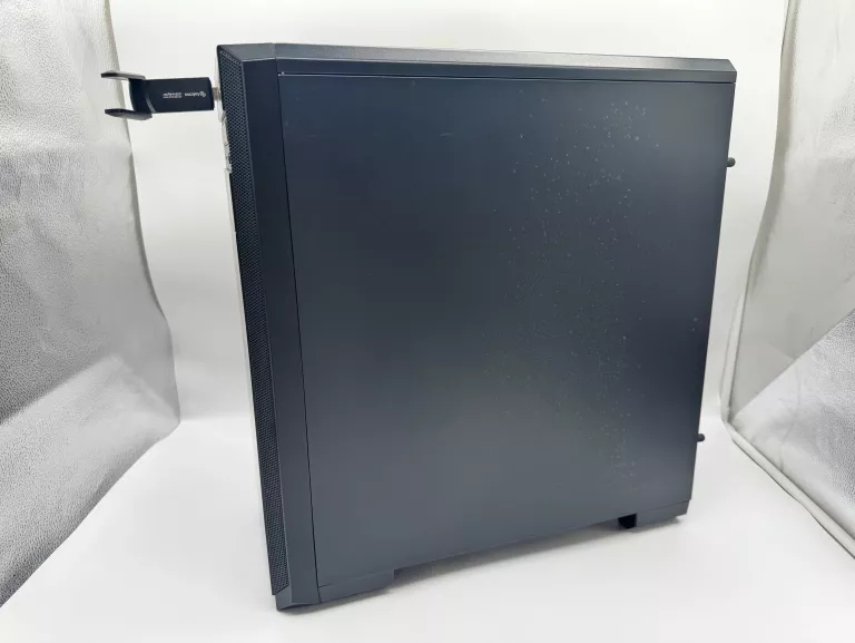 KOMPUTER INTEL XEON E5-2630 V3 16GB RAM 256 GB SSD 500 GB HDD XFX RX580