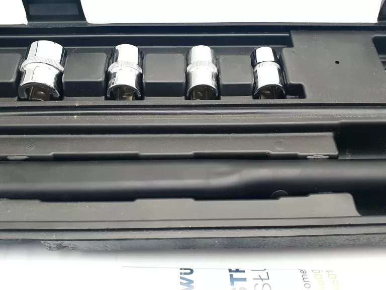 KLUCZ DYNAMOMETRYCZNY WUBER 28-210NM+ 4 NASADKI WALIZKA