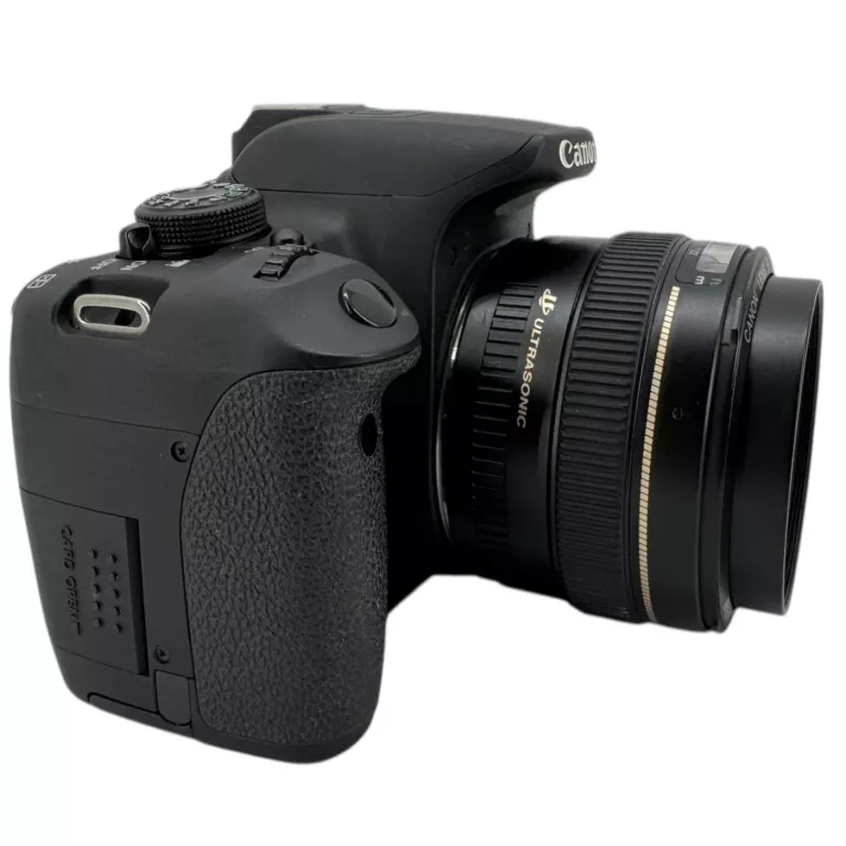 APARAT CANON EOS 700D Z OBIEKTYWEM