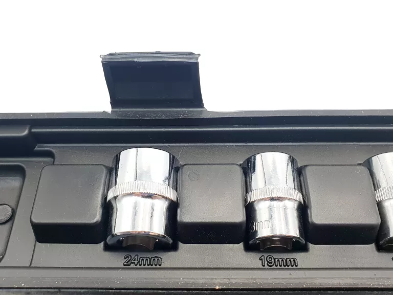 KLUCZ DYNAMOMETRYCZNY WUBER 28-210NM+ 4 NASADKI WALIZKA