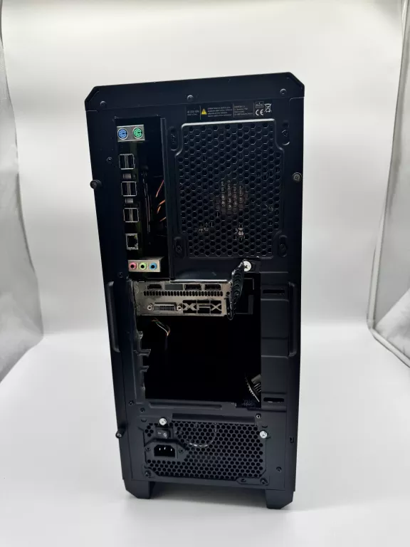 KOMPUTER INTEL XEON E5-2630 V3 16GB RAM 256 GB SSD 500 GB HDD XFX RX580