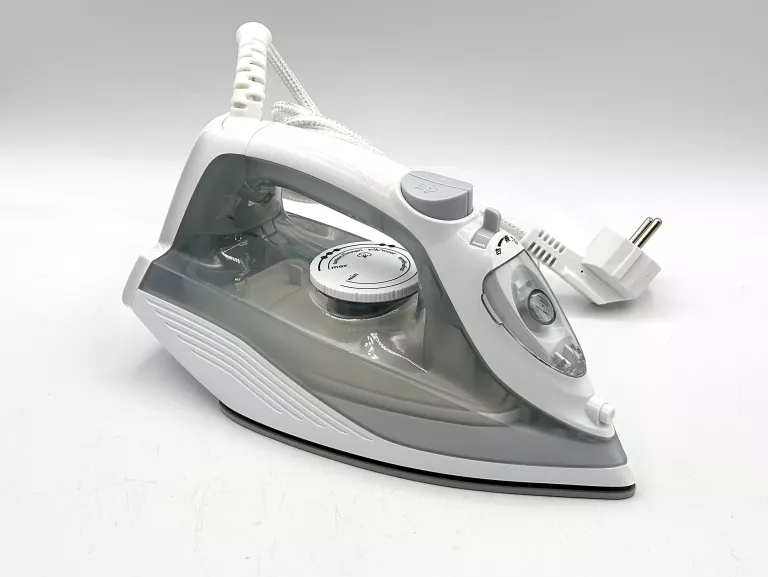 ŻELAZKO PAROWE TRISTAR PD8939G 2000W