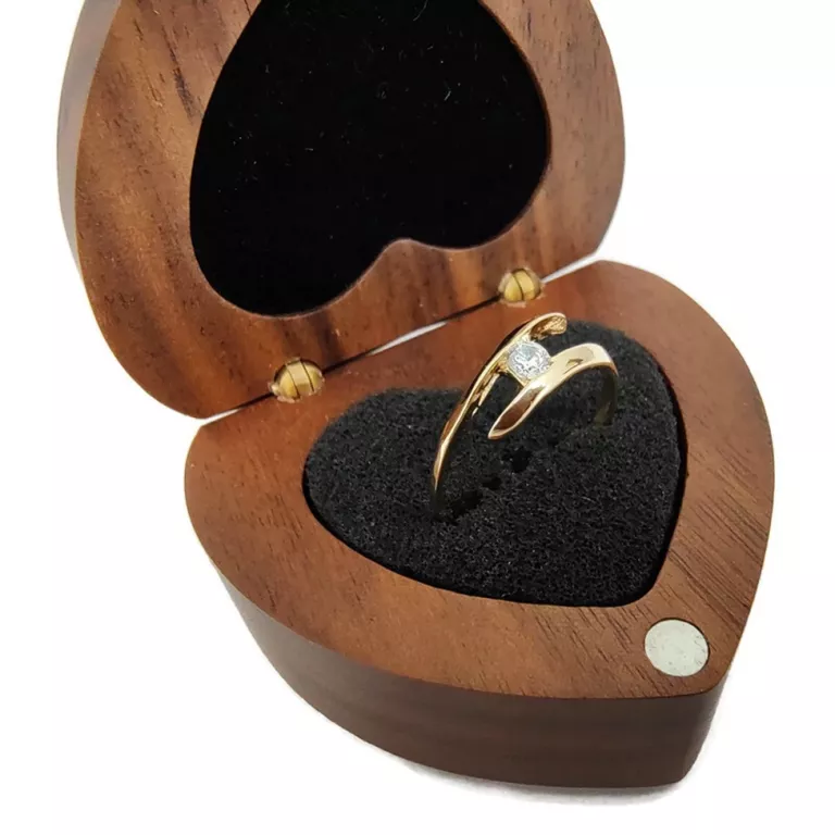 ZŁOTY PIERŚCIONEK Z CYRKONIĄ P.585 1,83G ROZMIAR: 19