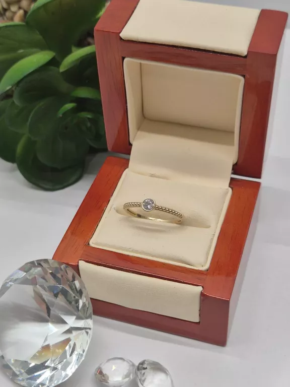 PIĘKNY ZŁOTY PIERŚCIONEK 585  1,50G