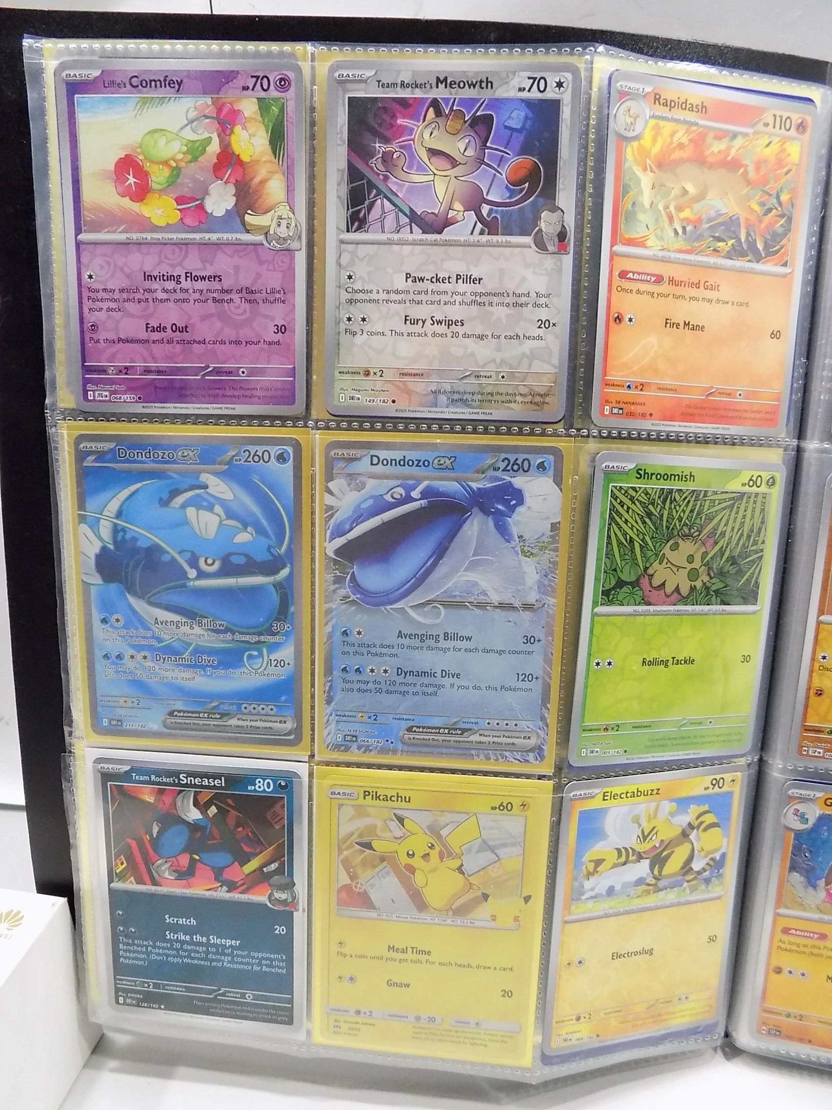 klaser-pokemonow-okolo-250-kart-pokemon-typ-130491-1