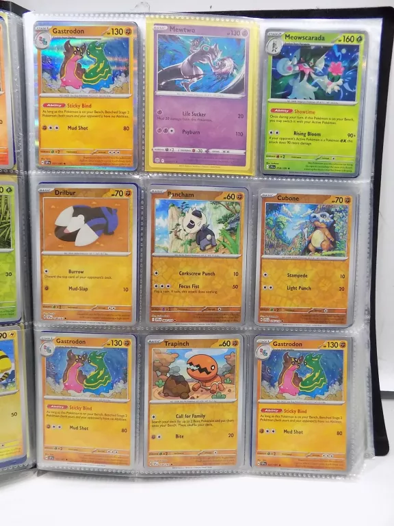 klaser-pokemonow-okolo-250-kart-pokemon-nazwa-poksy