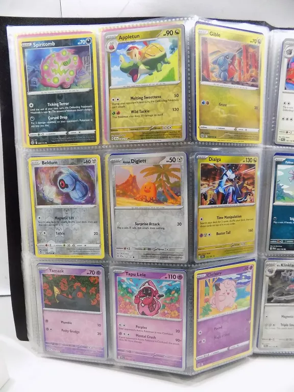 klaser-pokemonow-okolo-250-kart-pokemon-stan-11323-2