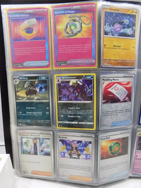 klaser-pokemonow-okolo-250-kart-pokemon-wydawca-249839-1777423