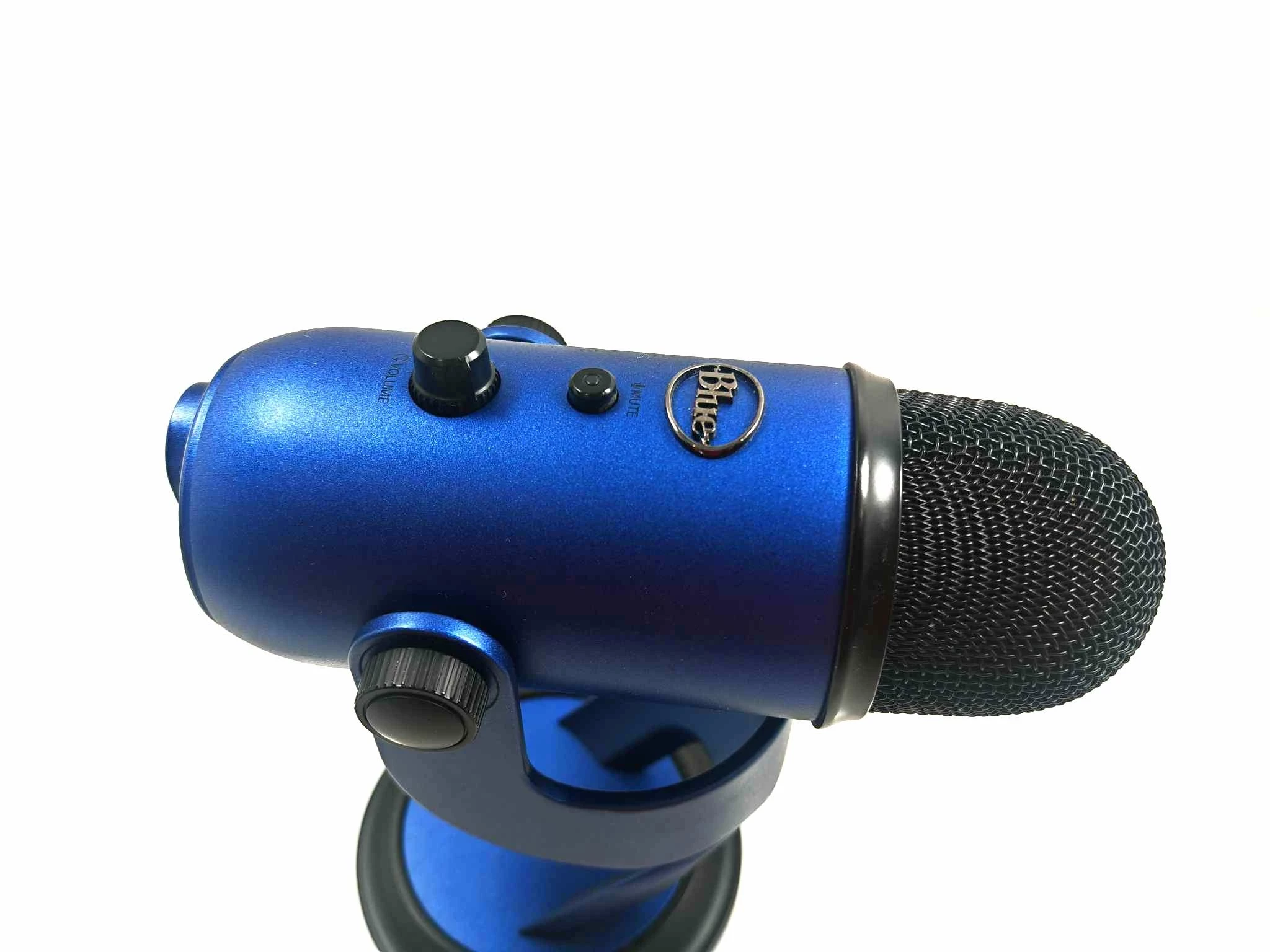 mikrofon-pojemnosciowy-studyjny-blue-yeti-model-yeti