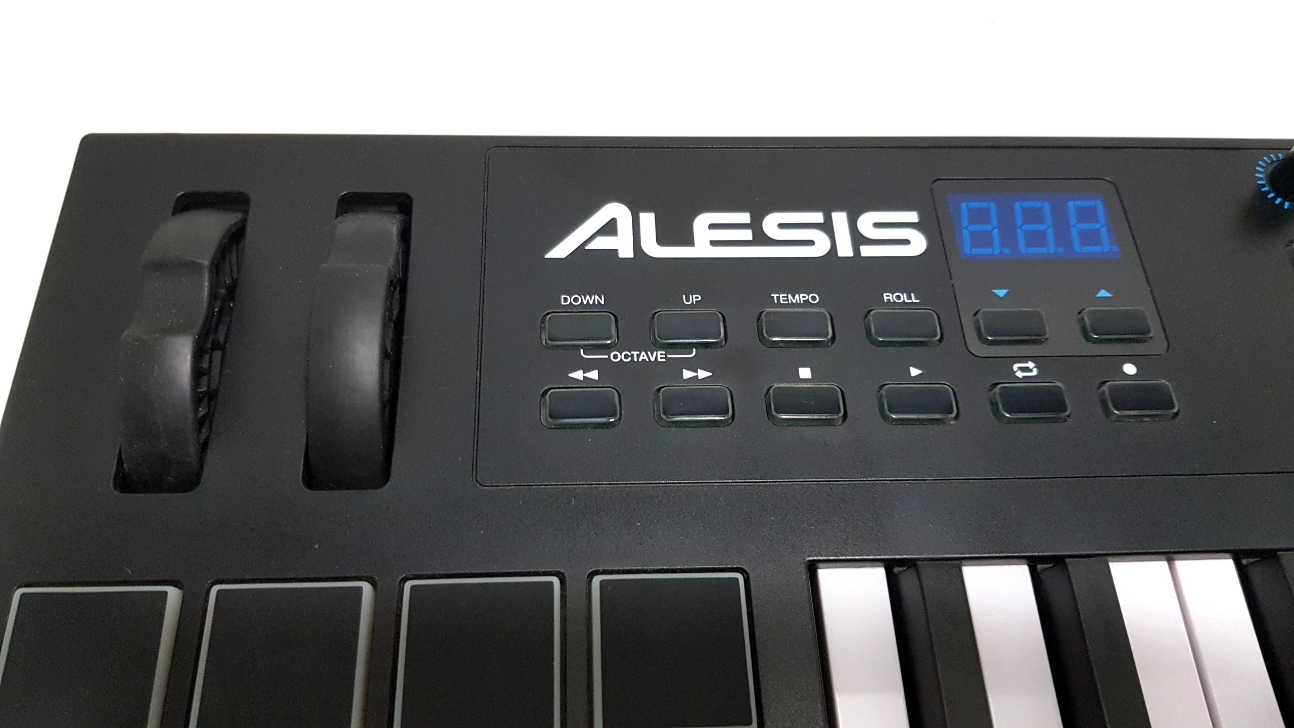 alesis-vi25-kontroler-midi-stan-11323-2