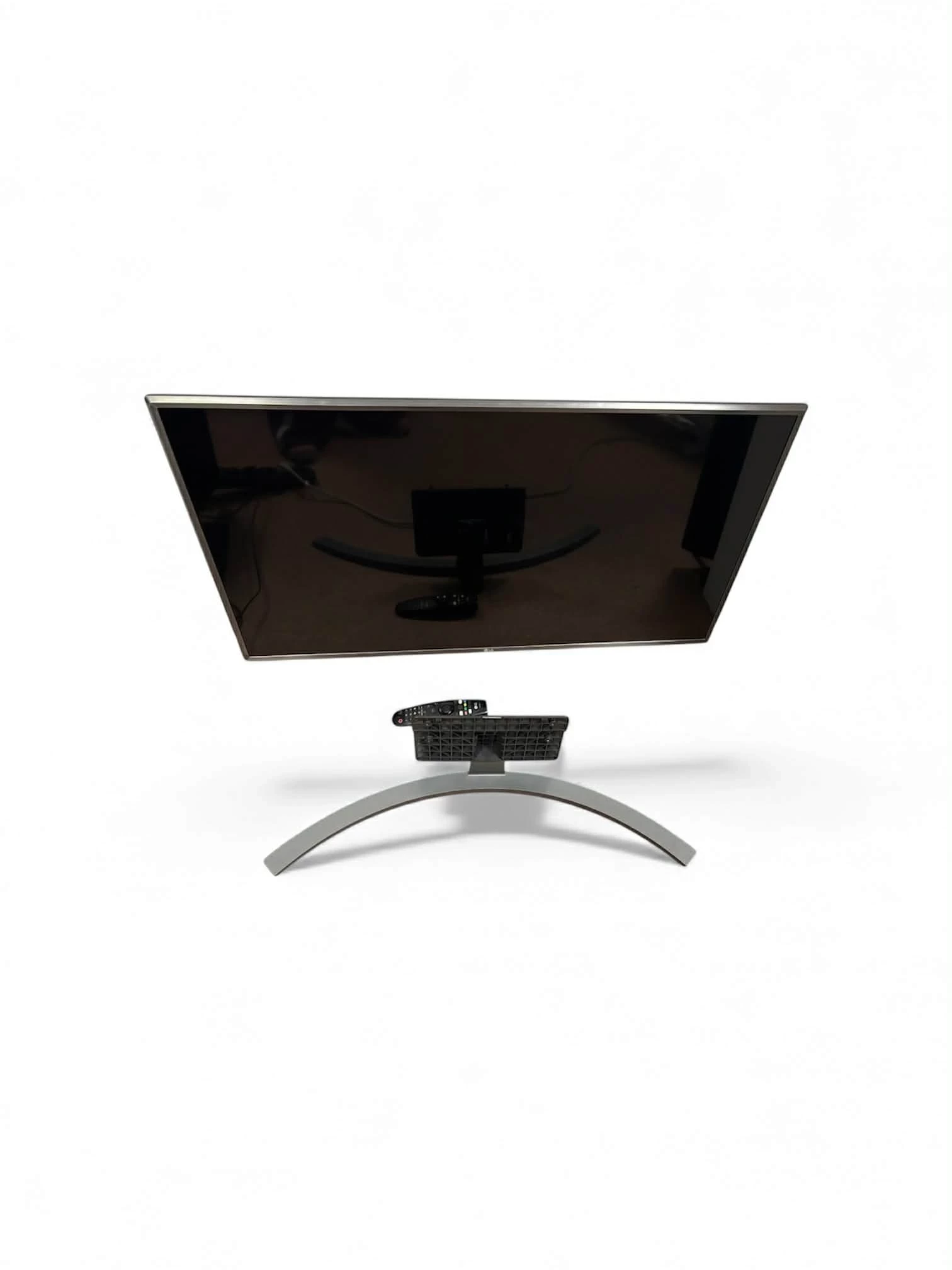 telewizor-lg-43-uhd-4k-2020-ai-tv-ze-sztuczna-inteligencja-43un8100-zesta-przekatna-ekranu-cale-4300