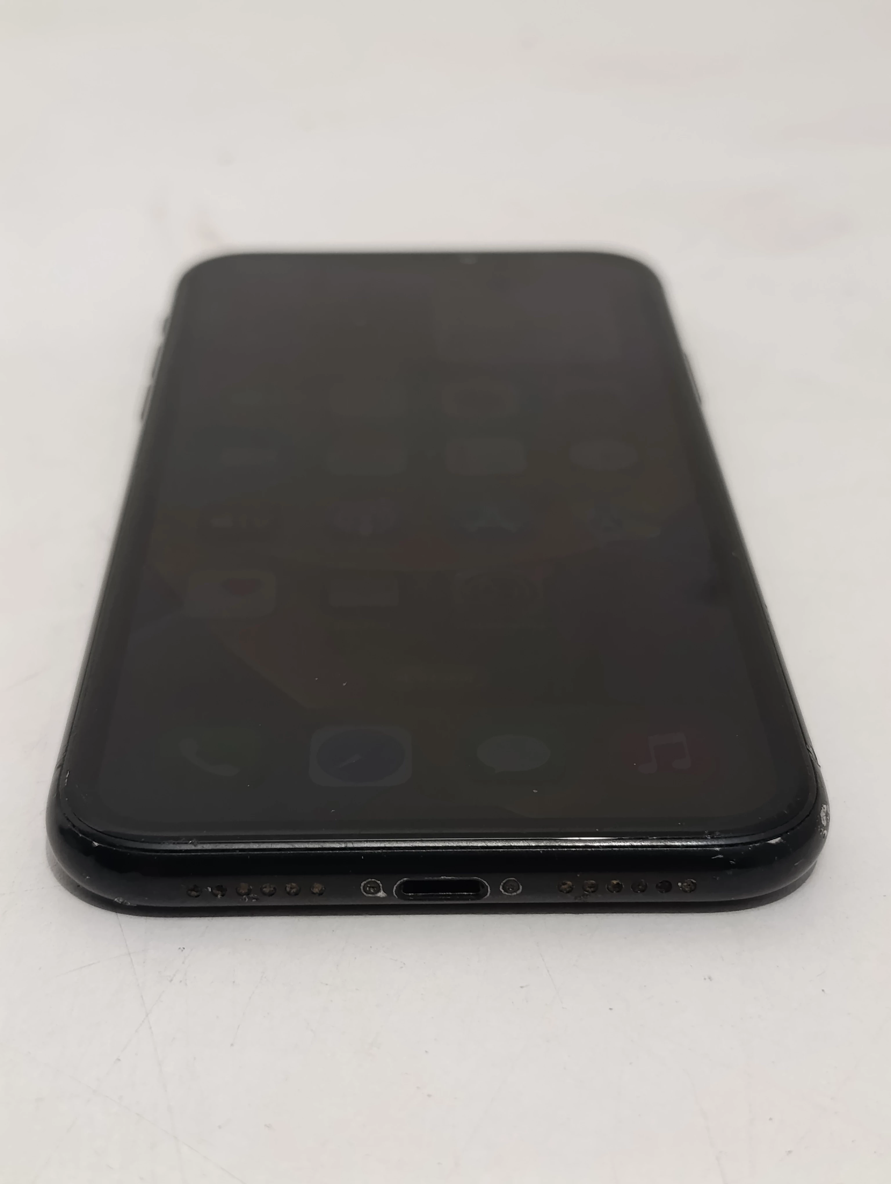 telefon-apple-iphone-xr-64-gb-przekatna-ekranu-610