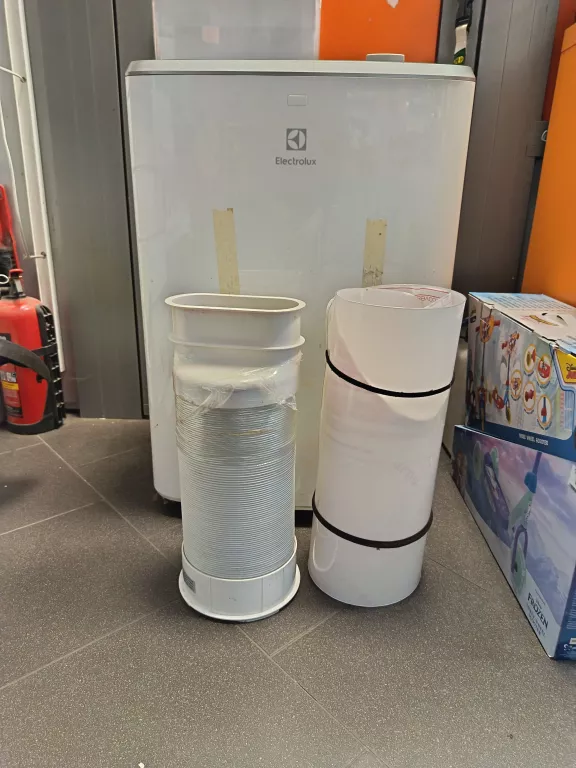 klimatyzator-przenosny-electrolux-chillflex-pro-3400-w-exp34u338hw-kod-producenta-eleexp34u338hw