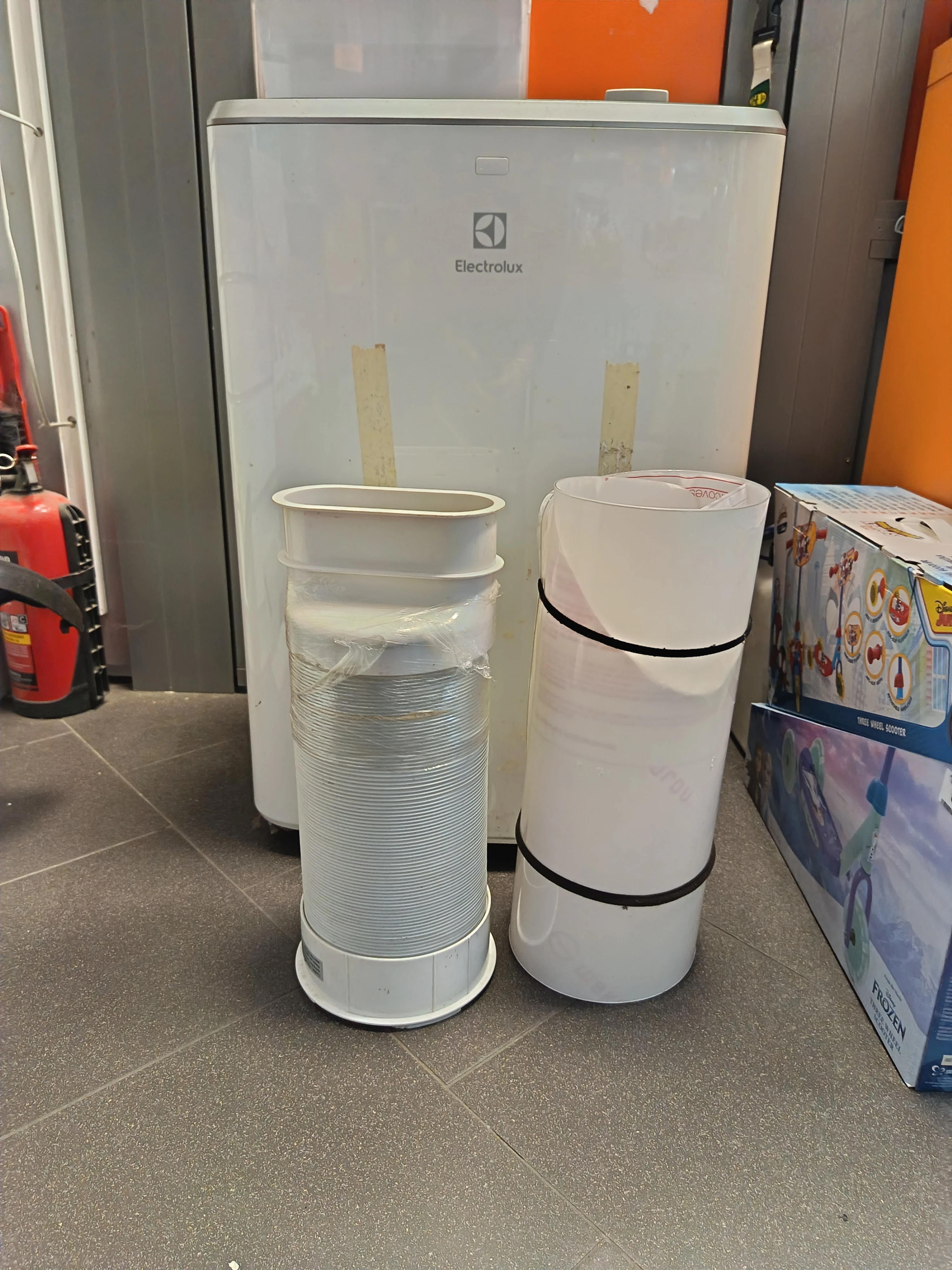 klimatyzator-przenosny-electrolux-chillflex-pro-3400-w-exp34u338hw-kod-producenta-eleexp34u338hw