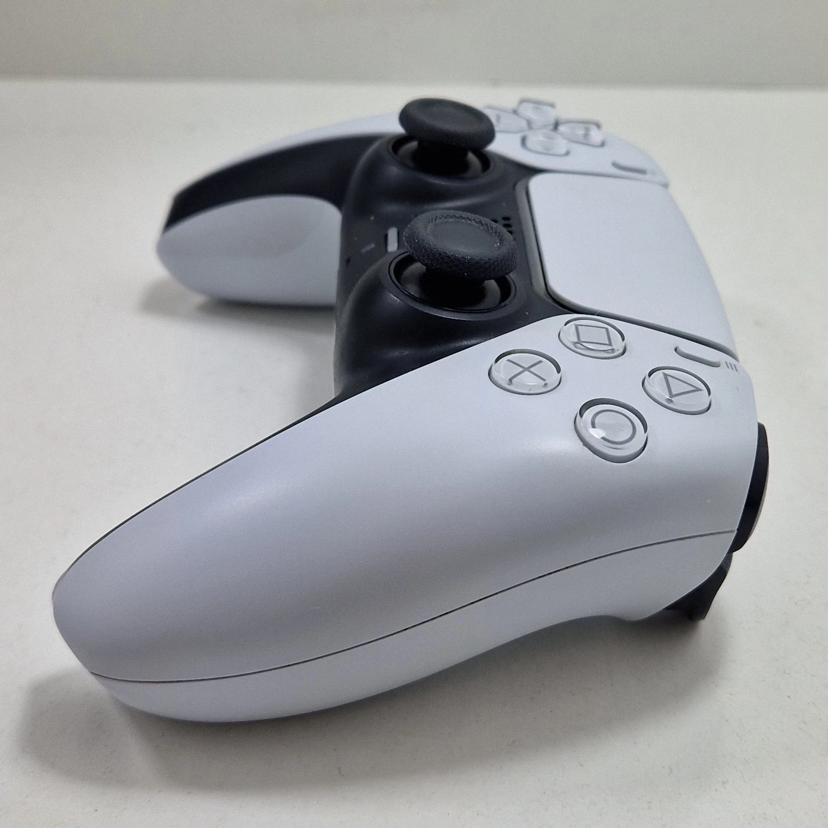 konsola-sony-playstation-pro-5-cfi-7021-2tb-waga-produktu-z-opakowaniem-jednostkowym-4000