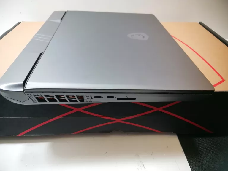 LAPTOP LAPTOP MSI VECTOR 16 HX AI A2XWHG-264