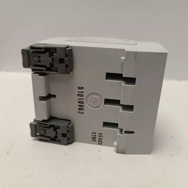 LEGRAND WYŁĄCZNIK RÓŻNICOWOPRĄDOWY 4P 25A 411707