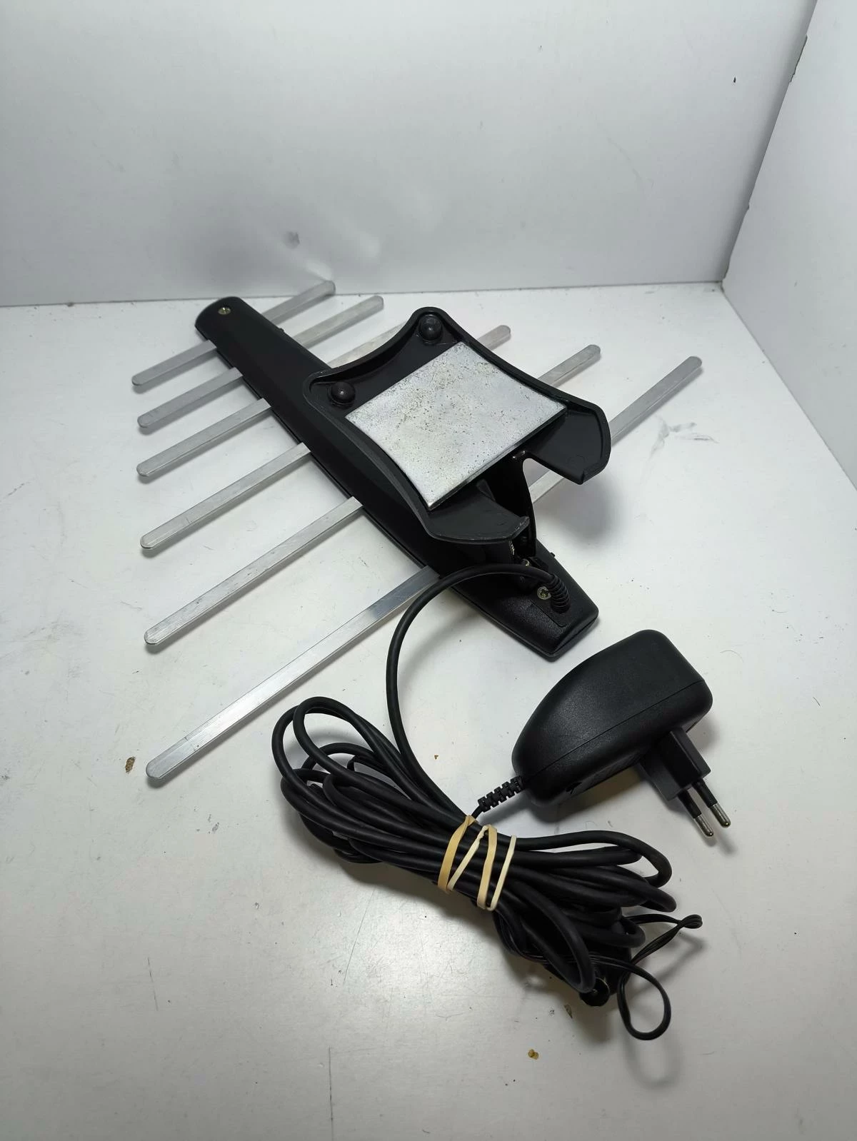 dekoder-dvbt-cabletech-urz0336g-antena-model-urz0336b