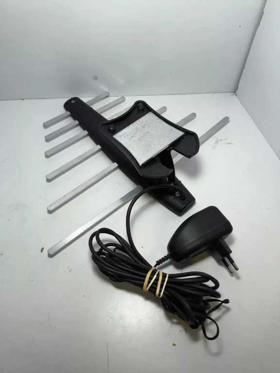 dekoder-dvbt-cabletech-urz0336g-antena-model-urz0336b