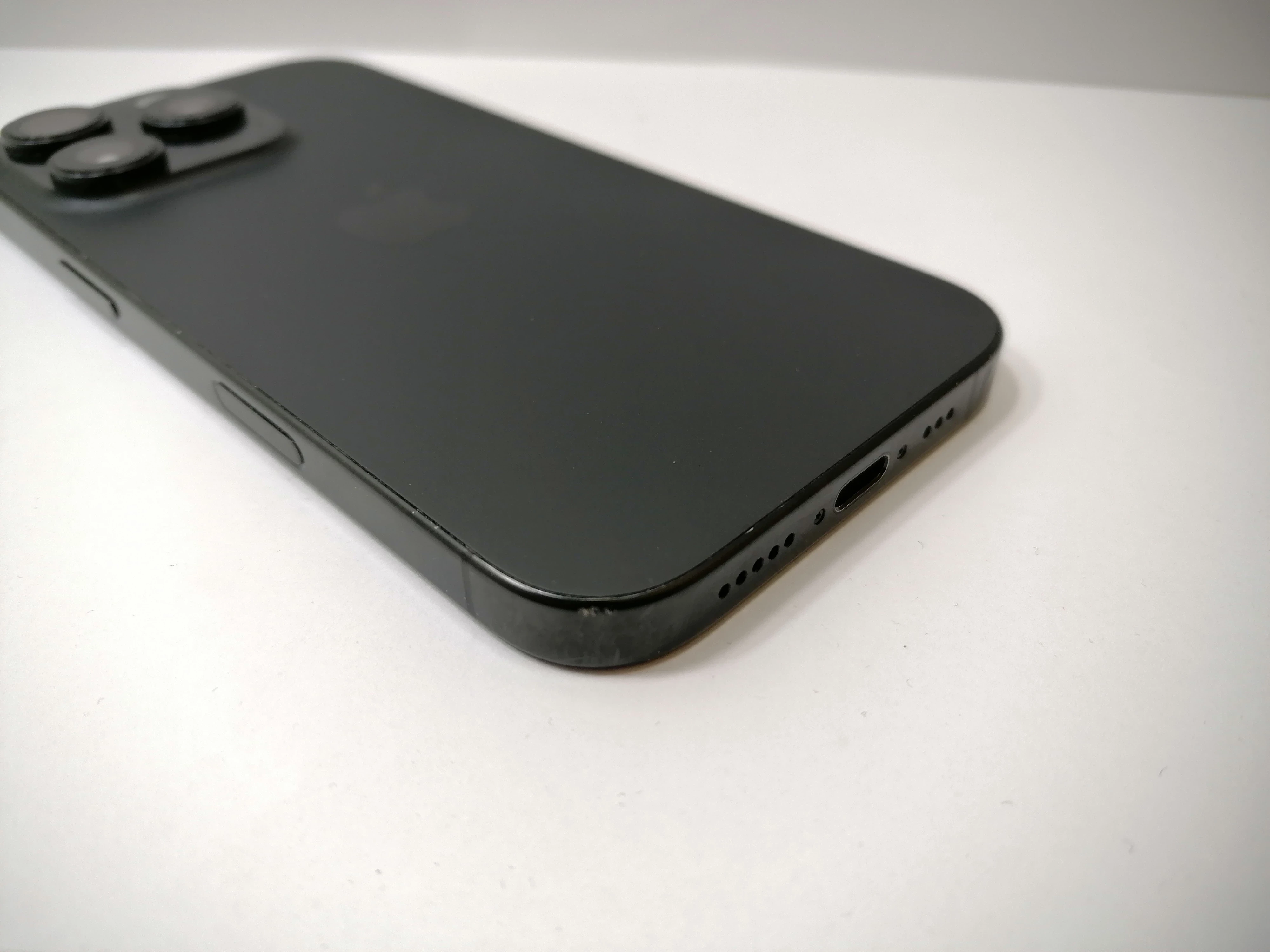 telefon-iphone-16-pro-128gb-100-pamiec-ram-202865-214113