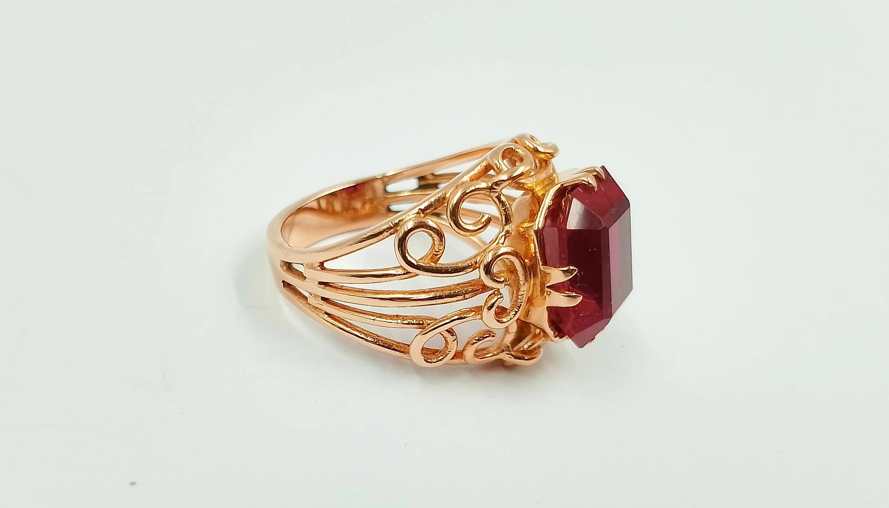 sliczny-zloty-pierscionek-z-rubinem-stary-wyrob-okazja-kamien-17088-4194304