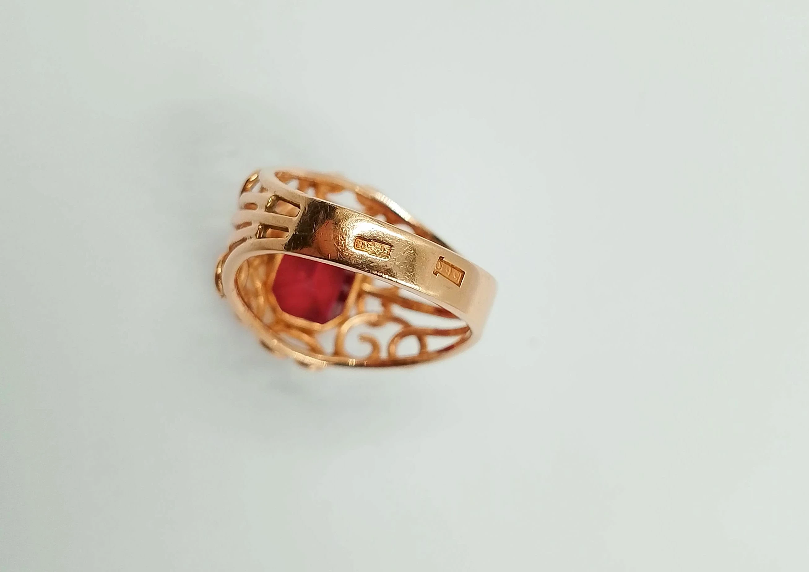 sliczny-zloty-pierscionek-z-rubinem-585817r17-waga-817