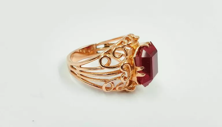 sliczny-zloty-pierscionek-z-rubinem-stary-wyrob-okazja-kamien-17088-4194304