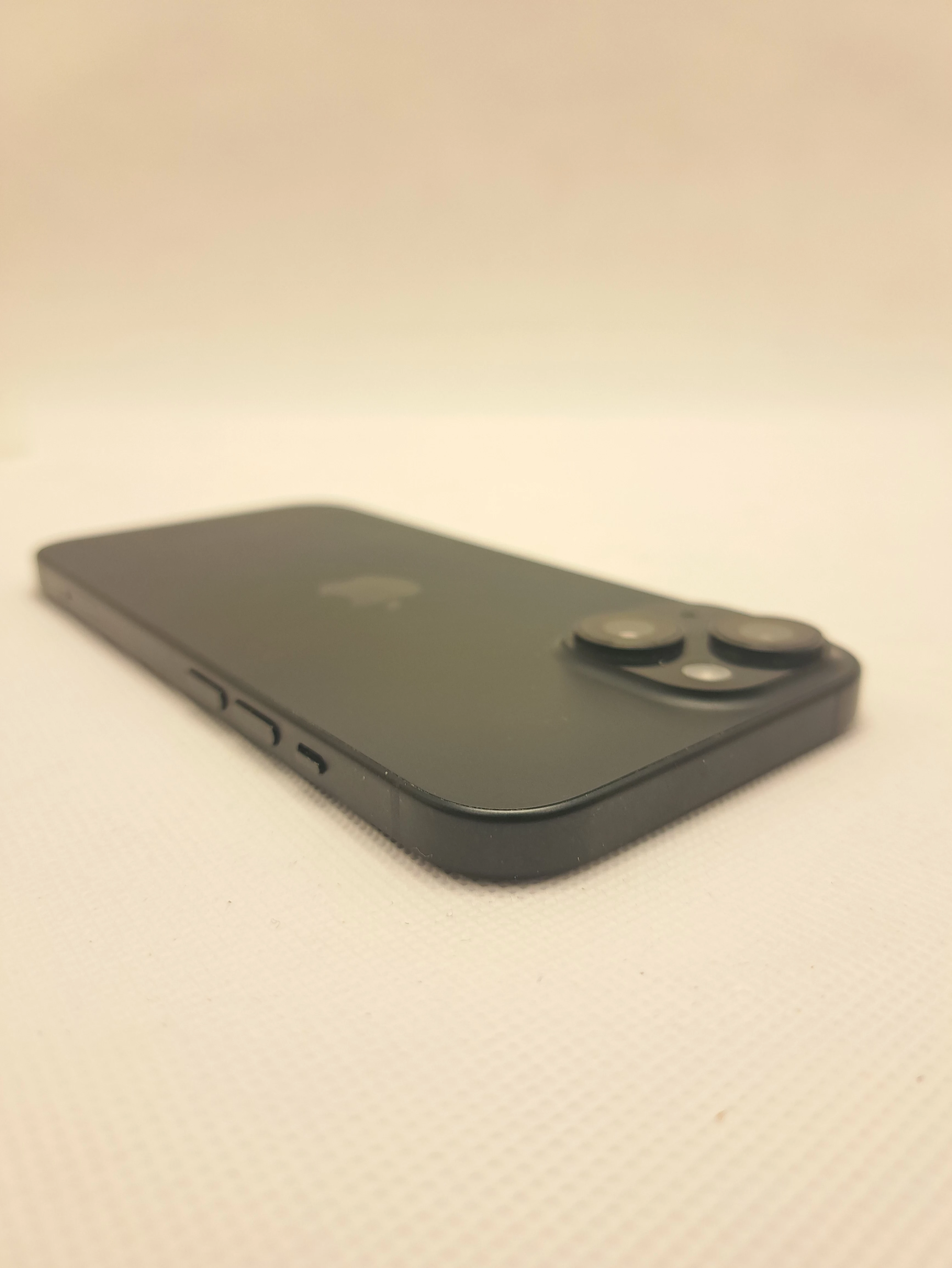 telefon-iphone-15-5g-128gb-blokada-imei-wbudowana-pamiec-202869-214189