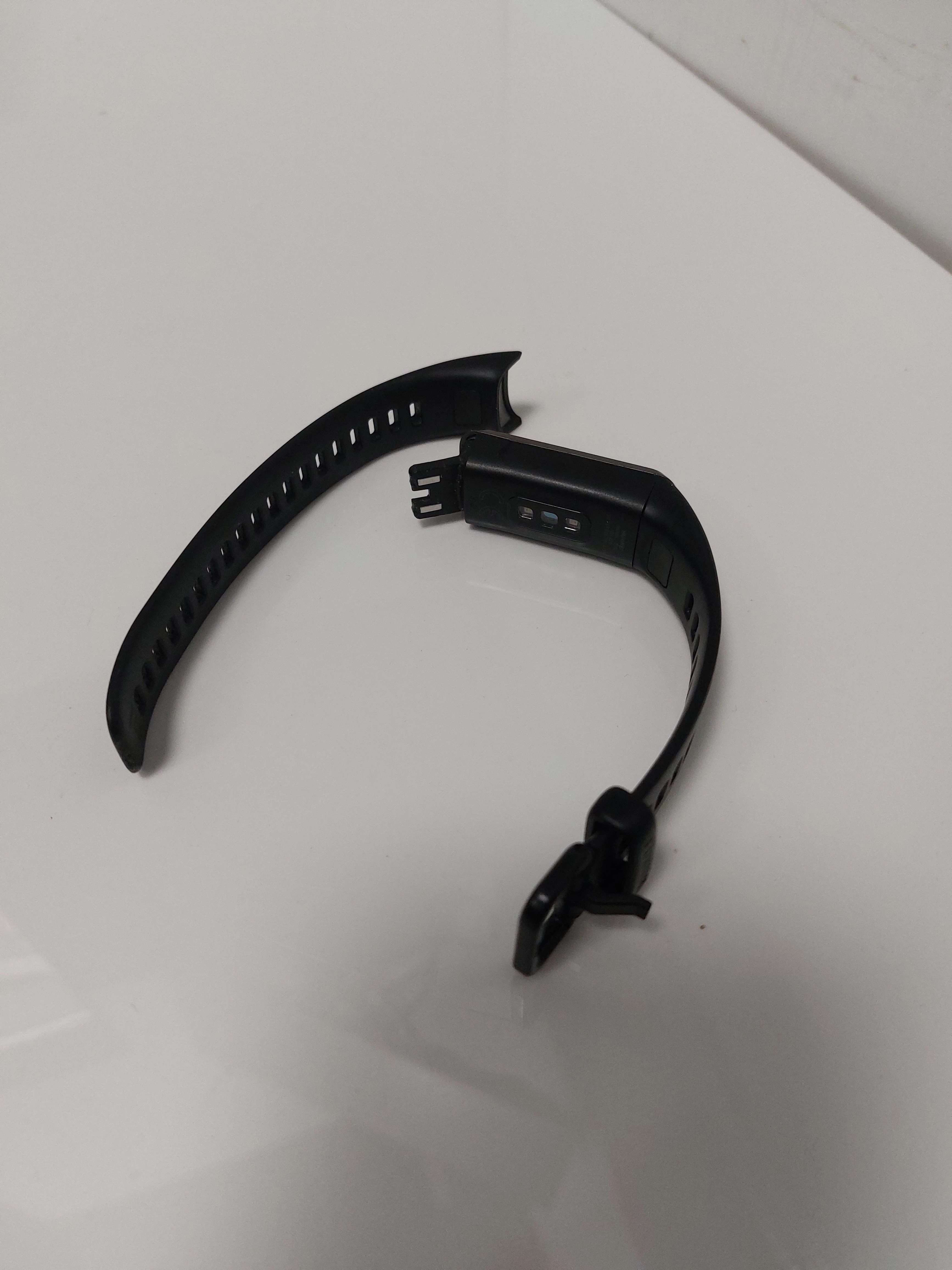 smartband-huawei-band-4-solo-stan-11323-2