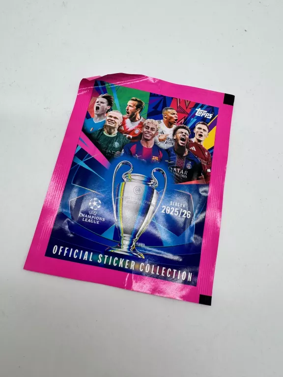 naklejki-pilkarskie-topps-season-202526-saszetka-ean-gtin-8053502912564