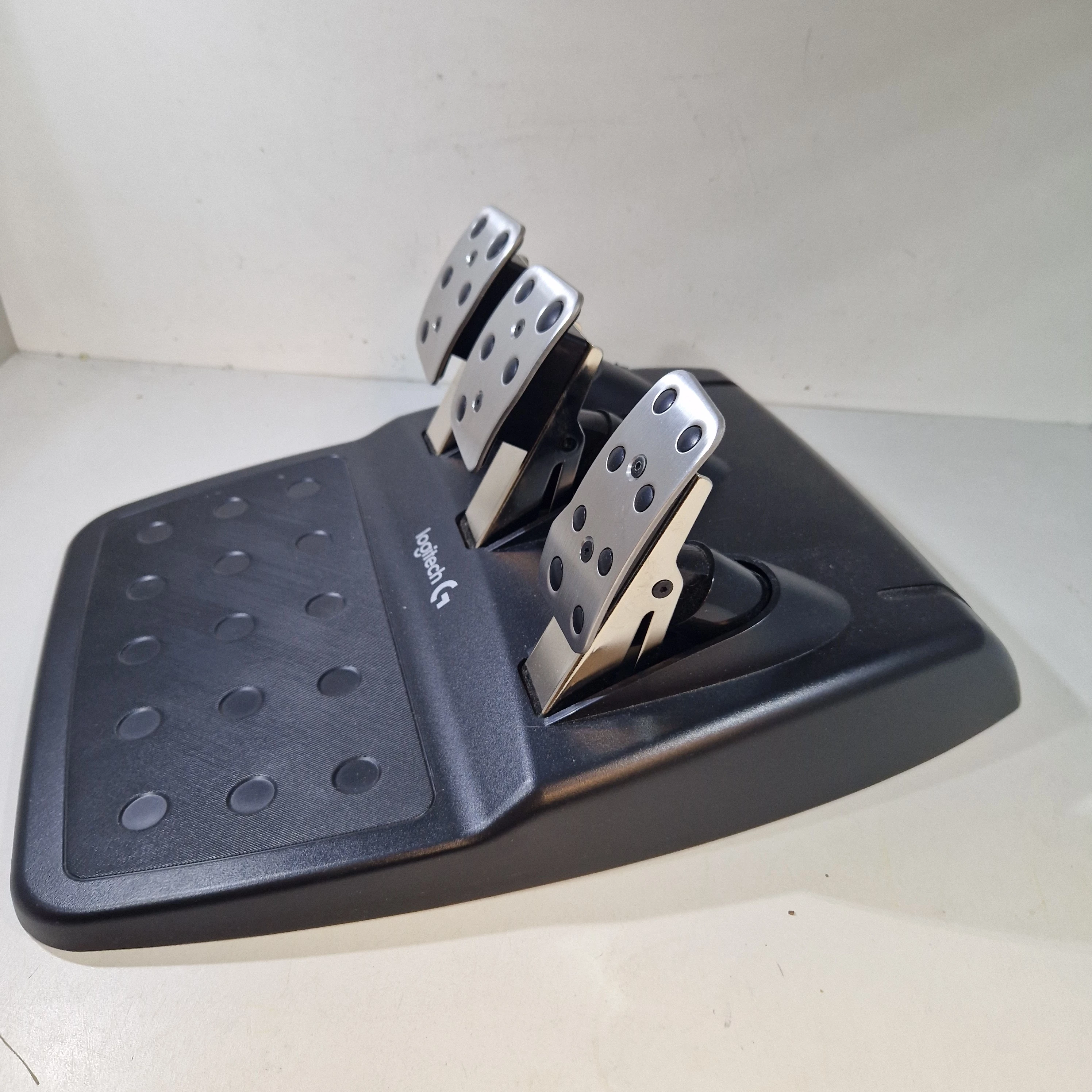 kierownica-logitech-g29-driving-force-pc-ps5-ps3-ps4-waga-produktu-z-opakowaniem-jednostkowym-7400