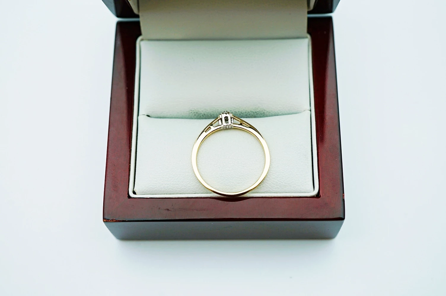 zloty-pierscionek-z-siedmioma-brylantami-pr585-14k-r14-148g-rozmiarsrednica-wew-mm-372-14