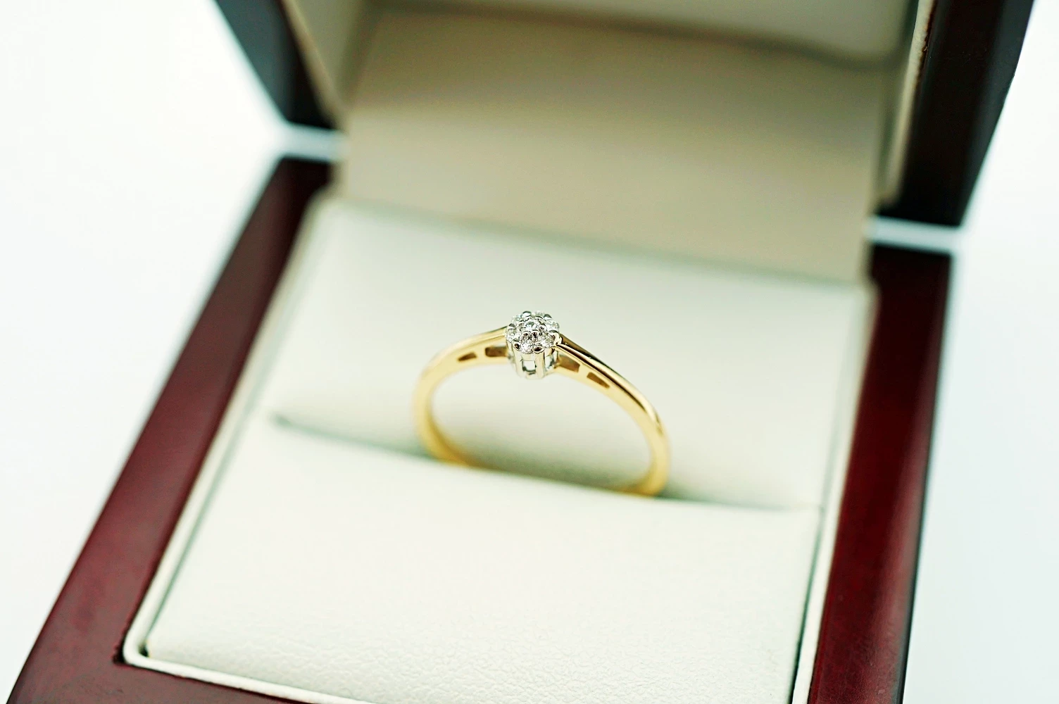 zloty-pierscionek-z-siedmioma-brylantami-pr585-14k-r14-148g-rodzaj-2205-2