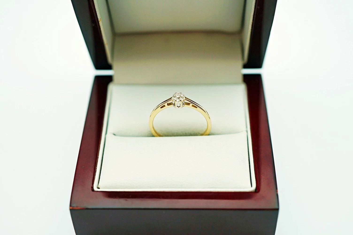 zloty-pierscionek-z-siedmioma-brylantami-pr585-14k-r14-148g-stan-11323-2