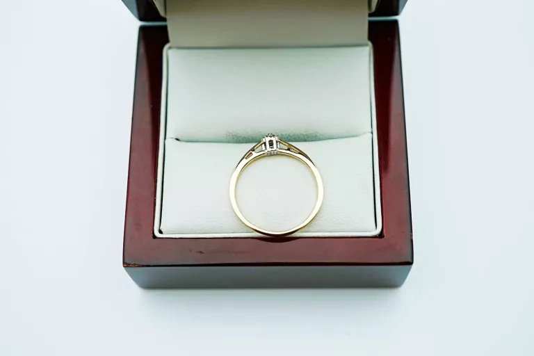 zloty-pierscionek-z-siedmioma-brylantami-pr585-14k-r14-148g-rozmiarsrednica-wew-mm-372-14