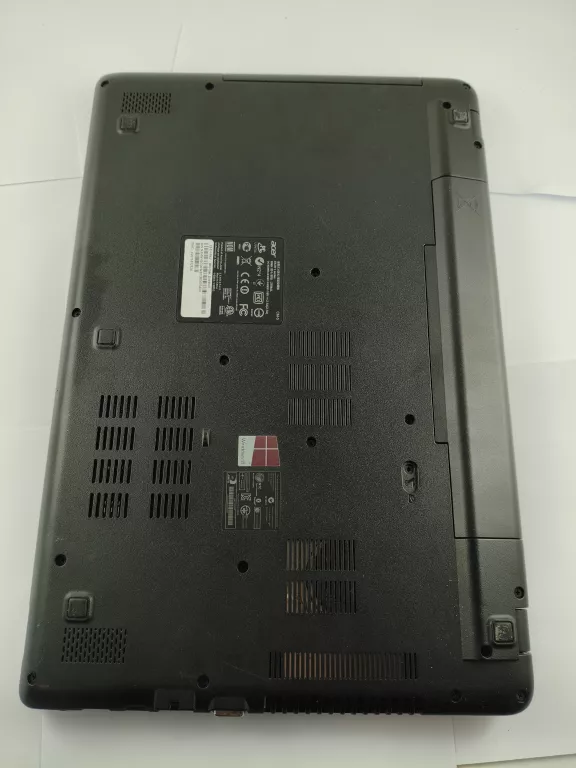 laptop-acer-aspire-e5-511-4-ram-466-dysk-intel-pentium-ladowarka-przekatna-ekranu-1560