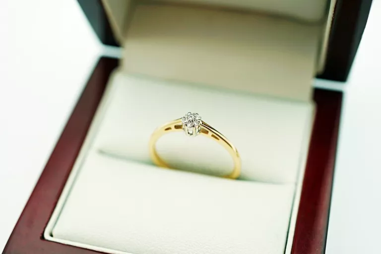 zloty-pierscionek-z-siedmioma-brylantami-pr585-14k-r14-148g-rodzaj-2205-2