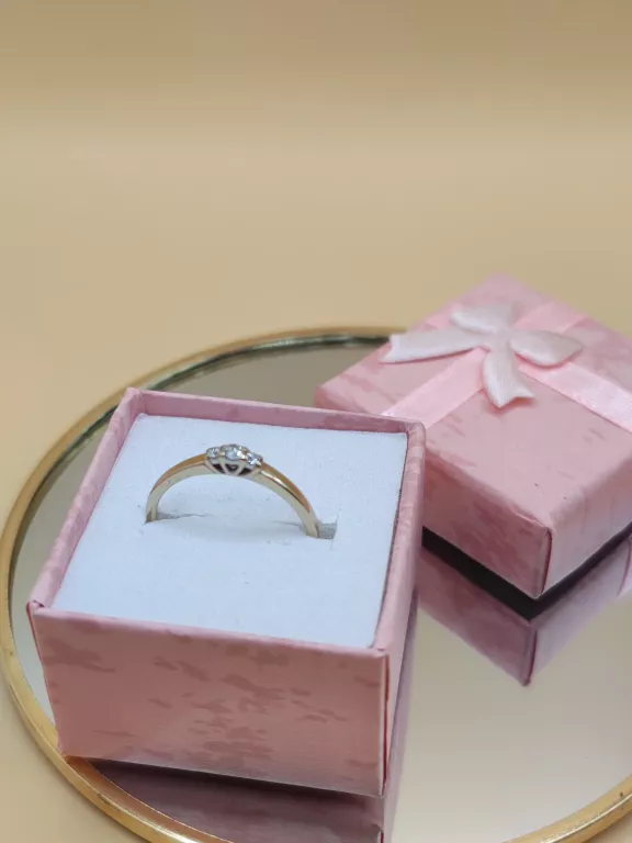 ZŁOTY PIERŚCIONEK Z BRYLANTEM - CERTYFIKAT 585 1.55G R16