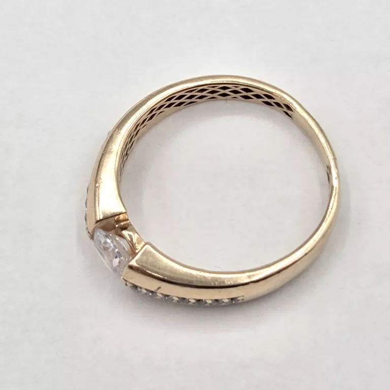 ZŁOTY PIERŚCIONEK Z CYRKONIAMI 585 2,11G R18