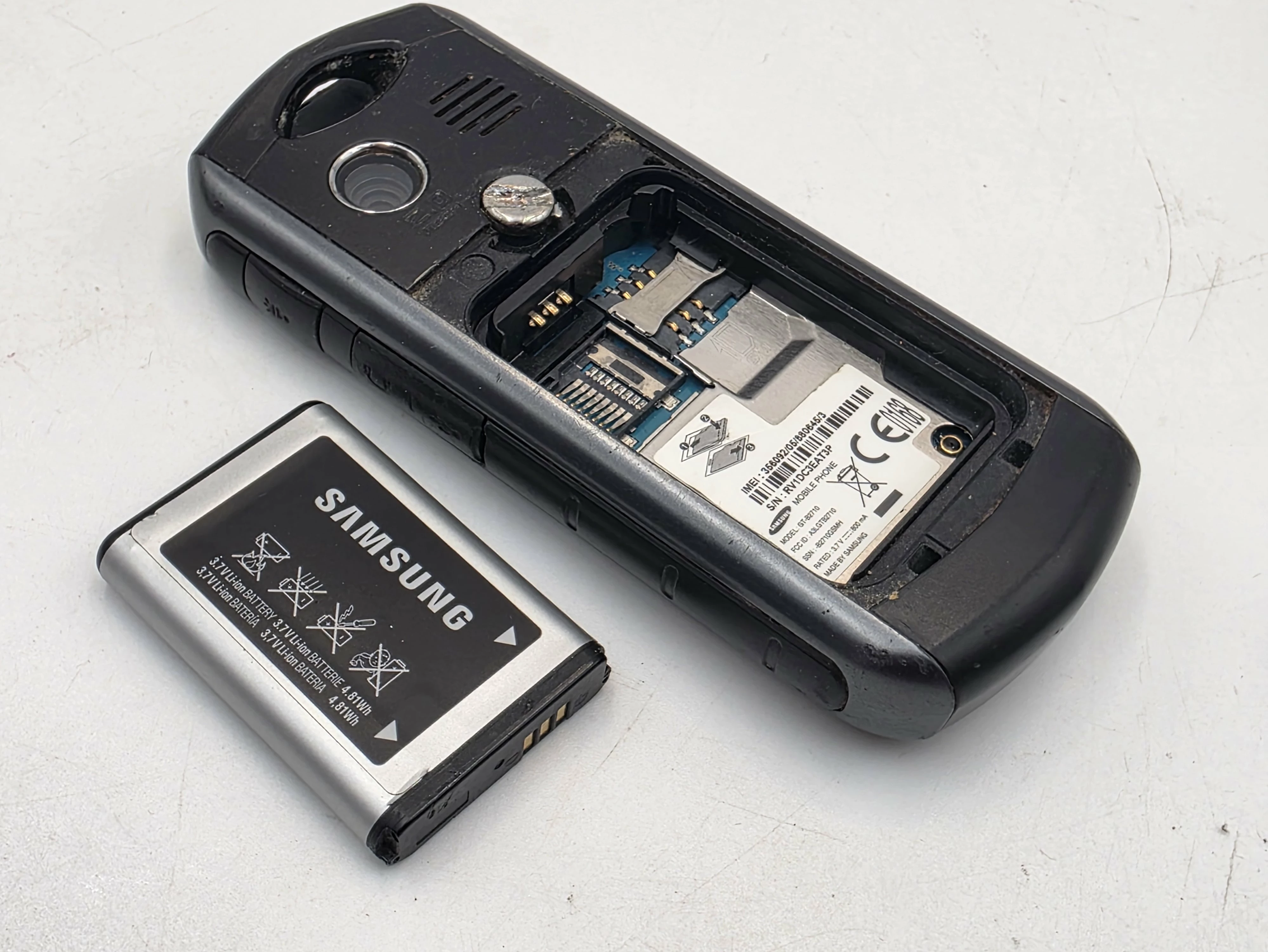 telefon-komorkowy-samsung-gt-b2710-solid-opis-przekatna-ekranu-200