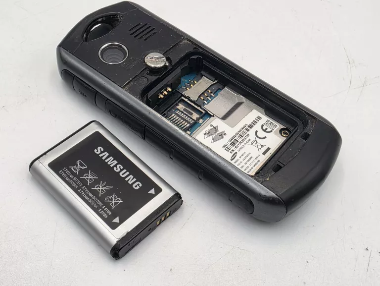 telefon-komorkowy-samsung-gt-b2710-solid-opis-przekatna-ekranu-200