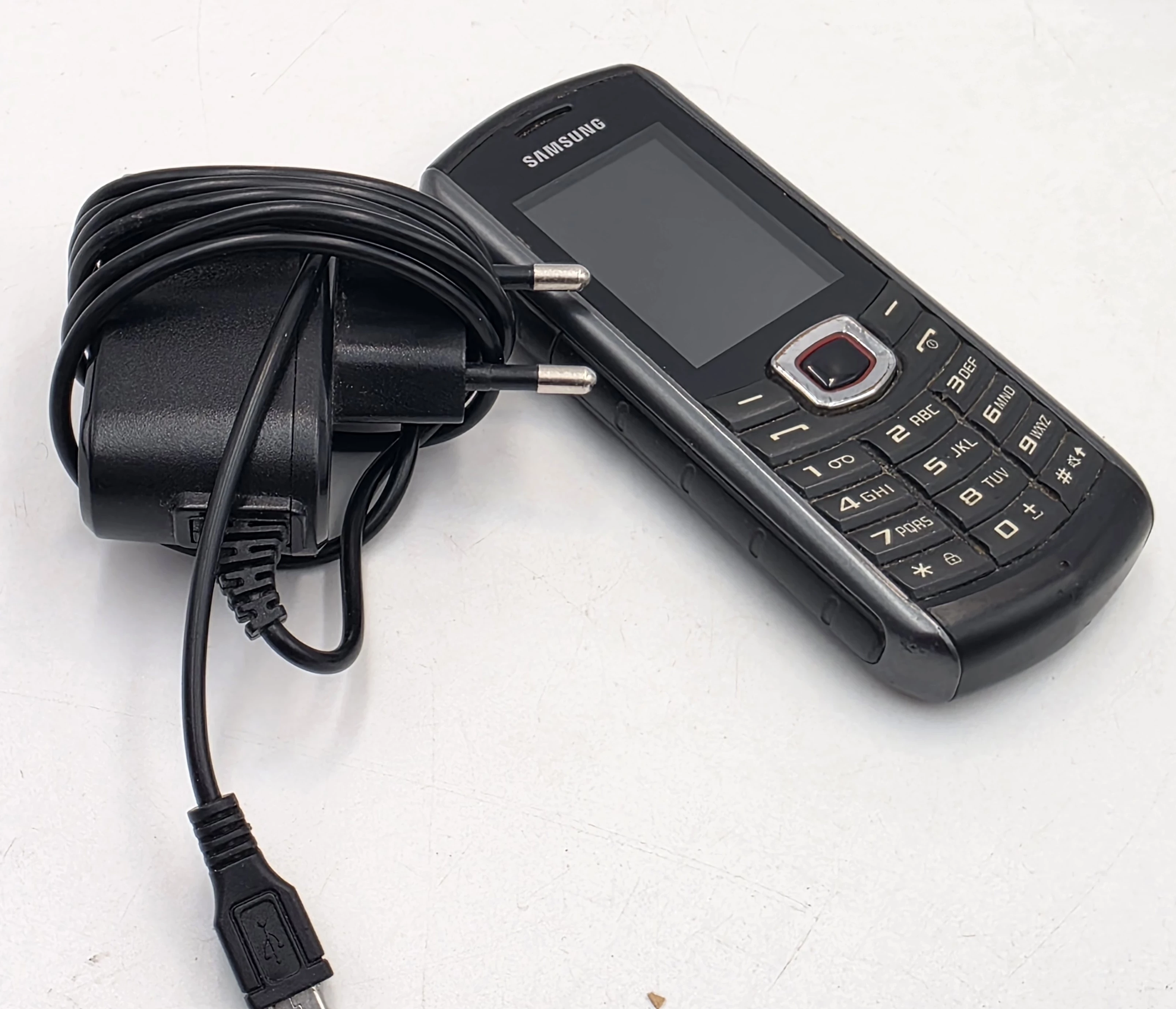 telefon-komorkowy-samsung-gt-b2710-solid-opis-dzialynskiego-1-swarzedz