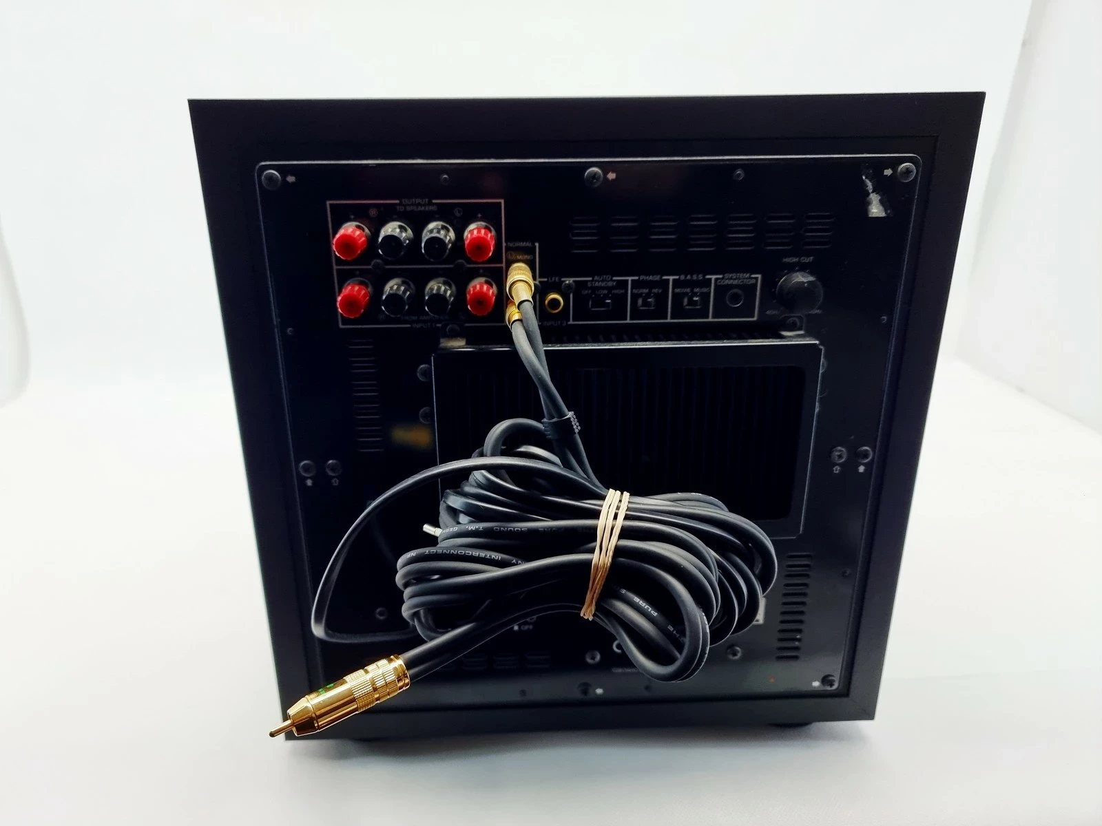 subwoofer-yamaha-ns-sw300-aktywny-250w-czarny-model-ns-sw300